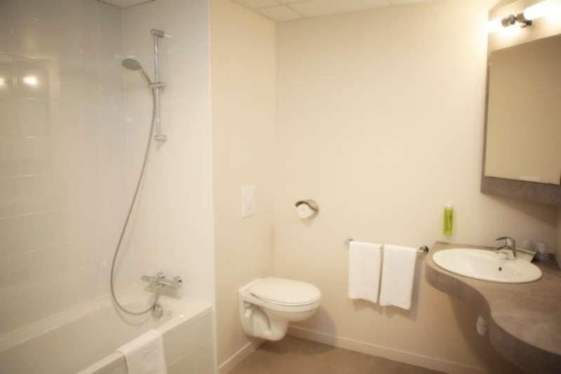 ביניק Brit Hotel Le Galion & Spa חדר תמונה